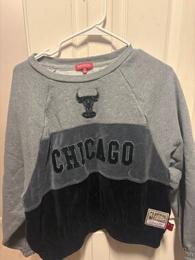 Mitchell & Ness Chicago bulls gray pullover